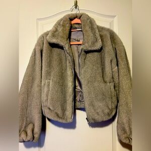 On 34th Coat Sz S